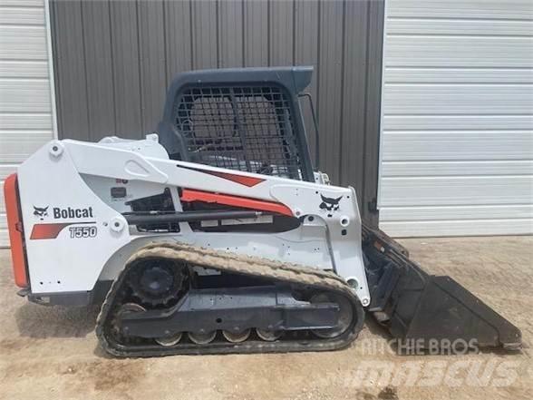 Bobcat T550 滑移装载机