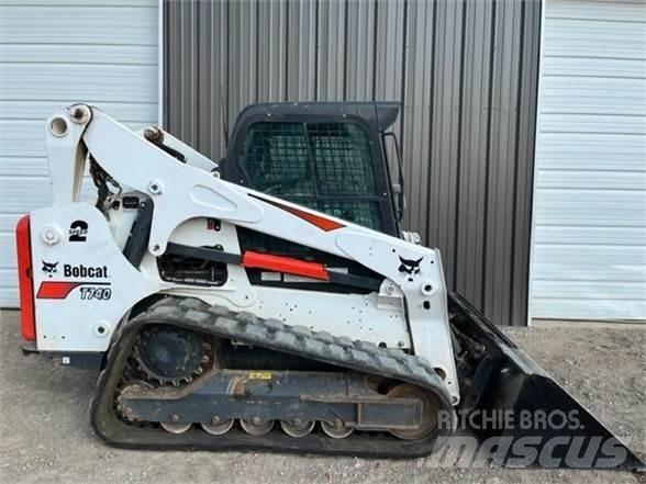 Bobcat T740 滑移装载机