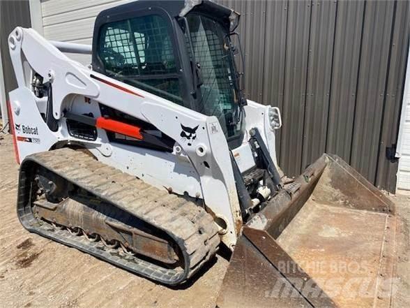 Bobcat T750 滑移装载机