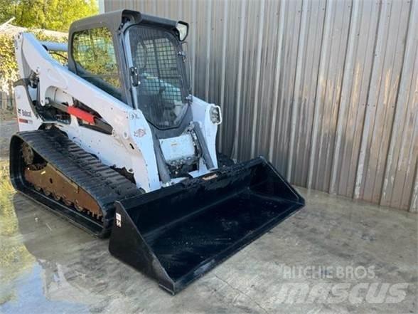 Bobcat T750 滑移装载机