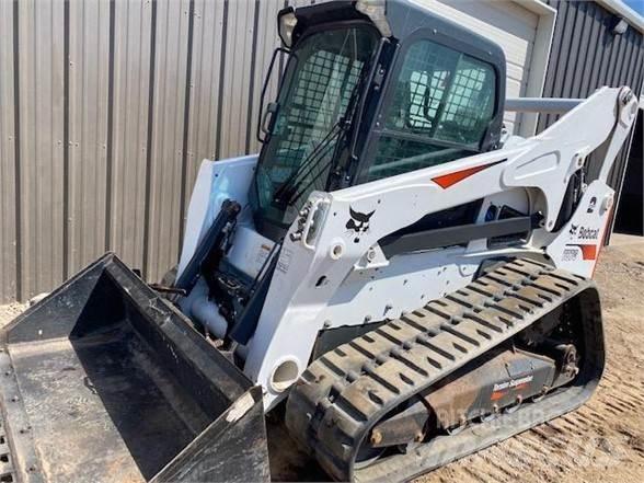 Bobcat T870 滑移装载机