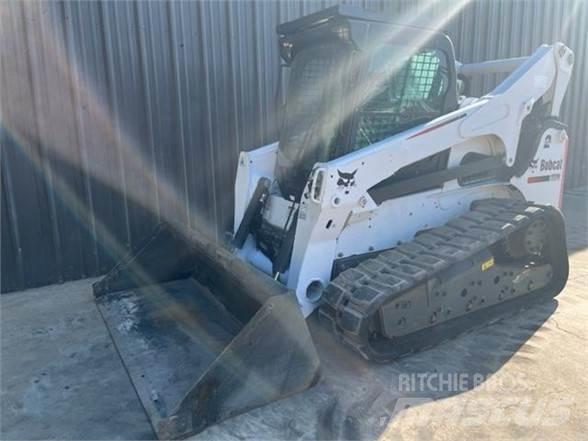 Bobcat T870 滑移装载机