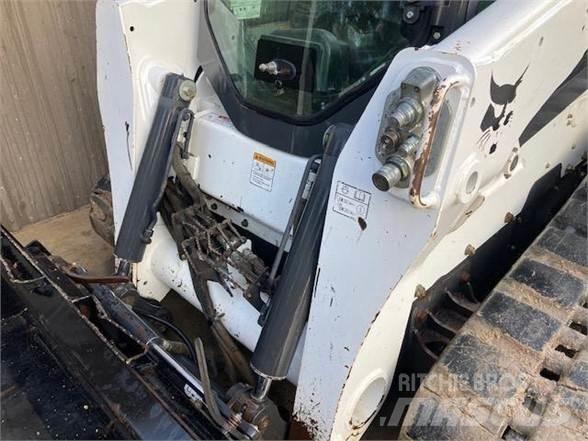 Bobcat T870 滑移装载机