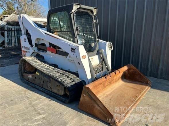 Bobcat T870 滑移装载机