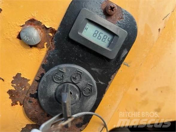 Boxer 320 滑移装载机