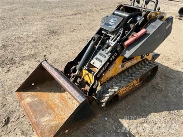 Boxer 320 滑移装载机