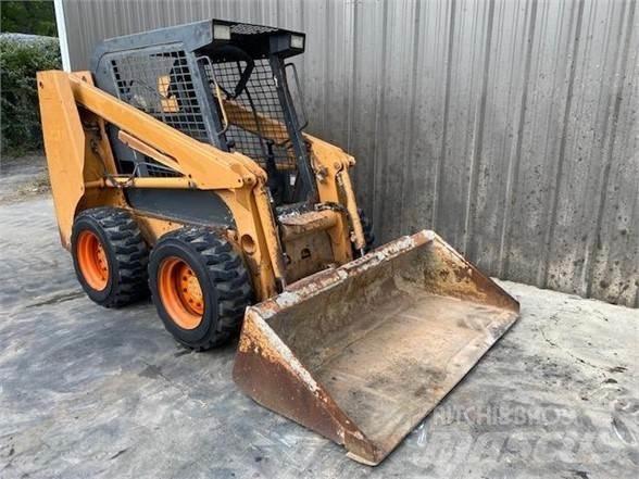 CASE 40XT 滑移装载机