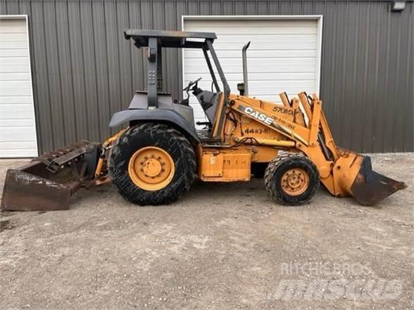 CASE 570M XT 轮式装载机