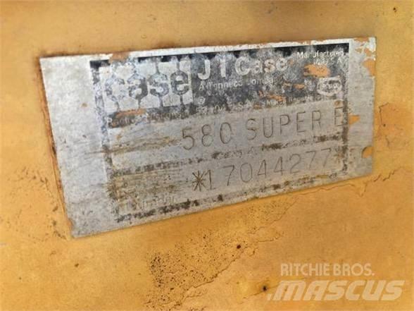 CASE 580E 反铲装载机