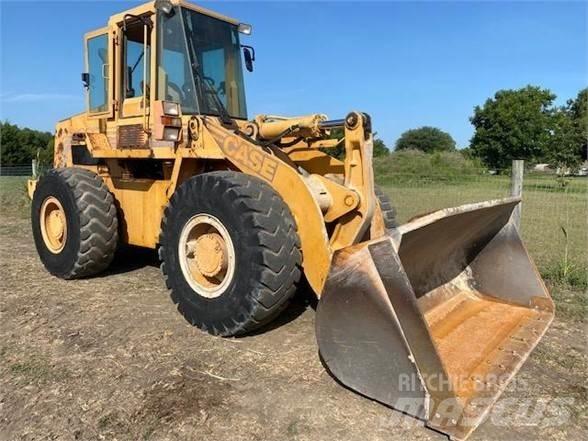 CASE 621B 轮式装载机