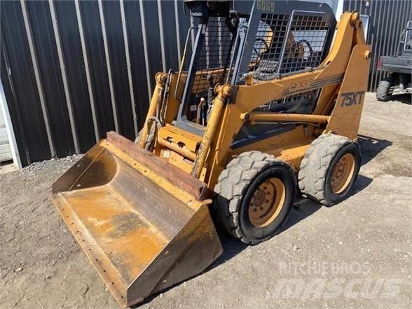 CASE 75XT 滑移装载机