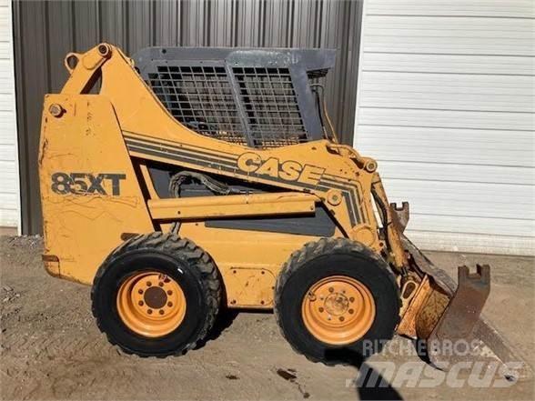 CASE 85XT 滑移装载机