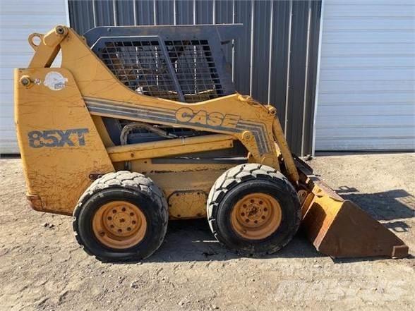CASE 85XT 滑移装载机