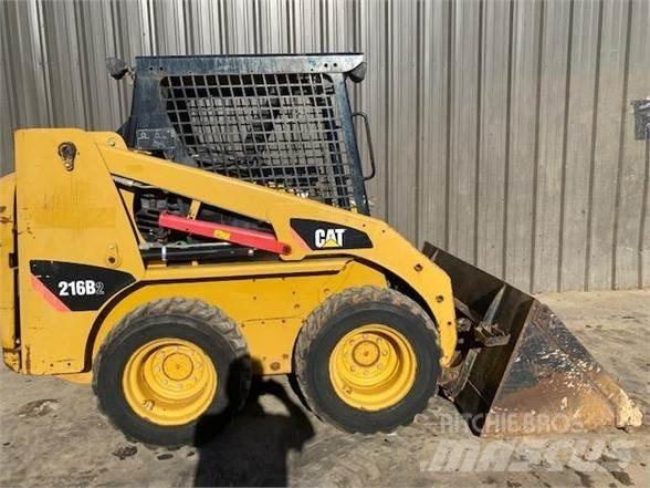 CAT 216B2 滑移装载机