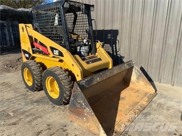 CAT 216B2 滑移装载机