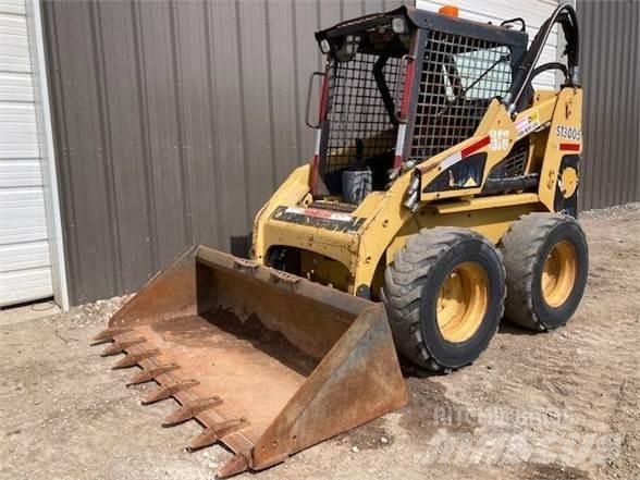 CAT 228 滑移装载机
