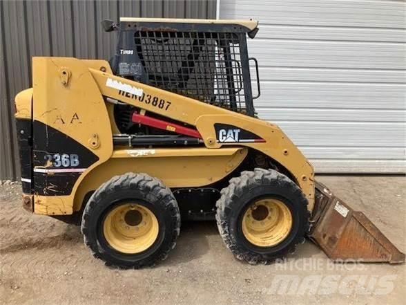 CAT 236B 滑移装载机