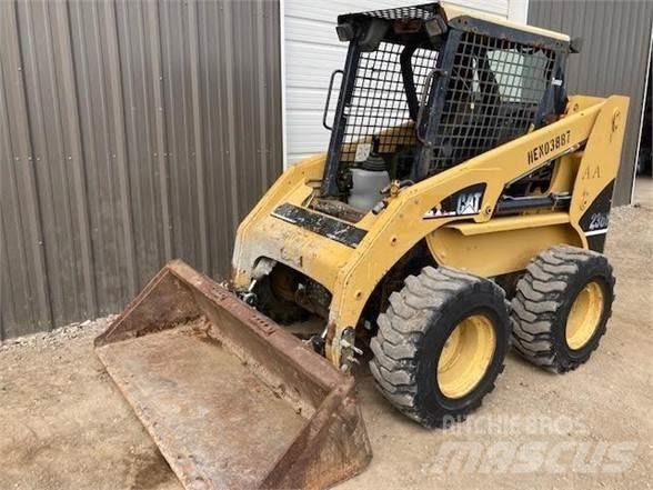 CAT 236B 滑移装载机