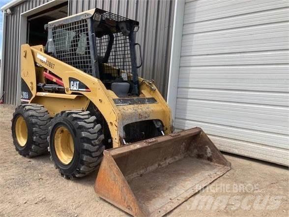 CAT 236B 滑移装载机
