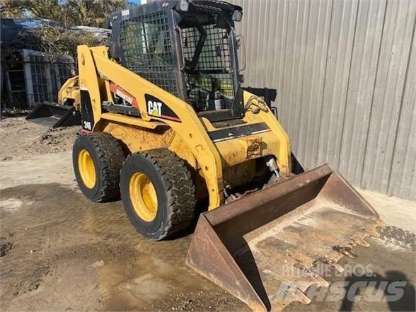 CAT 246 滑移装载机
