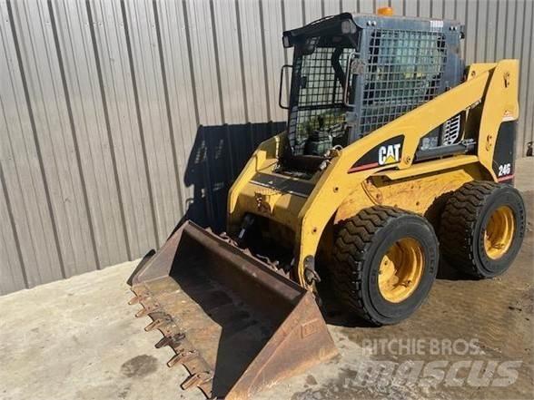 CAT 246 滑移装载机