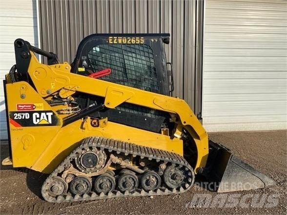 CAT 257D 滑移装载机