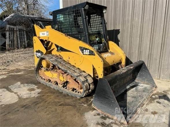CAT 259B3 滑移装载机