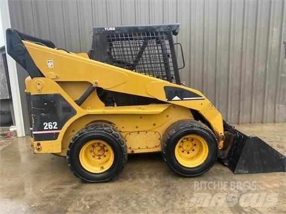CAT 262 滑移装载机