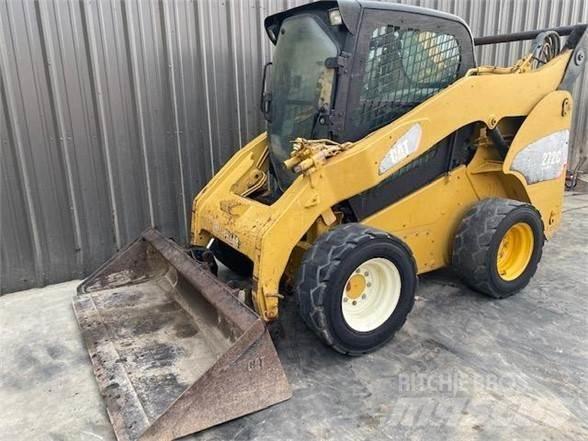 CAT 272C 滑移装载机