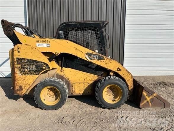 CAT 272C 滑移装载机