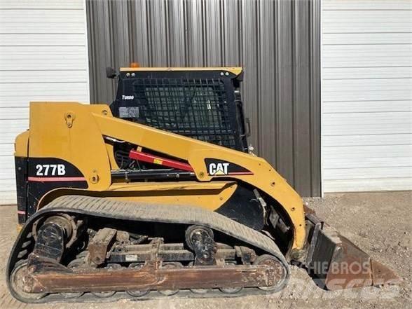 CAT 277B 滑移装载机