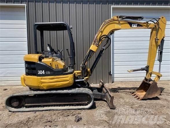 CAT 304CR 小型挖掘机