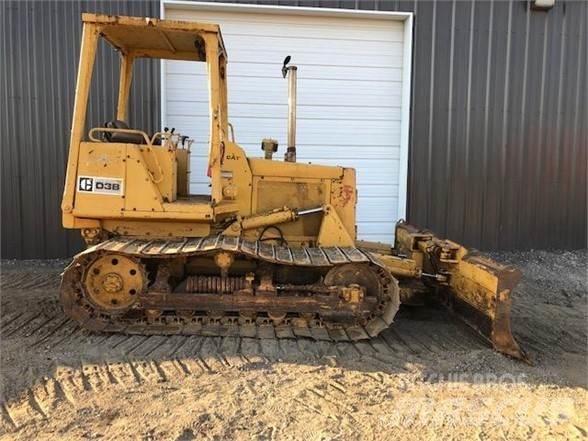CAT D3B 履带式推土机