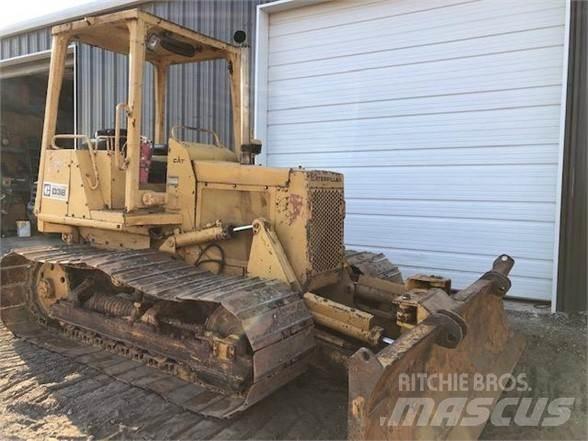 CAT D3B 履带式推土机