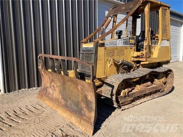 CAT D3C 履带式推土机