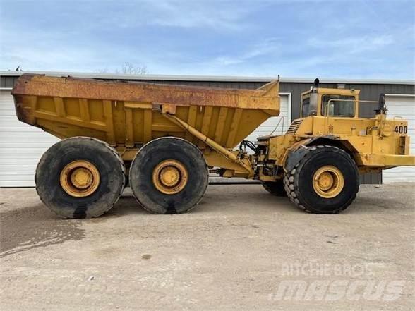 CAT D400 铰接式自卸车