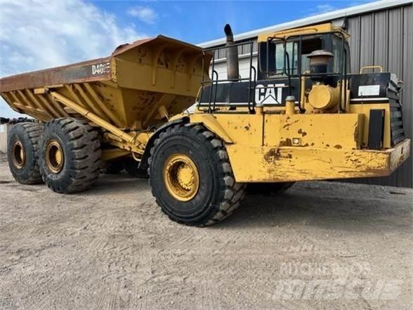 CAT D400E 铰接式自卸车