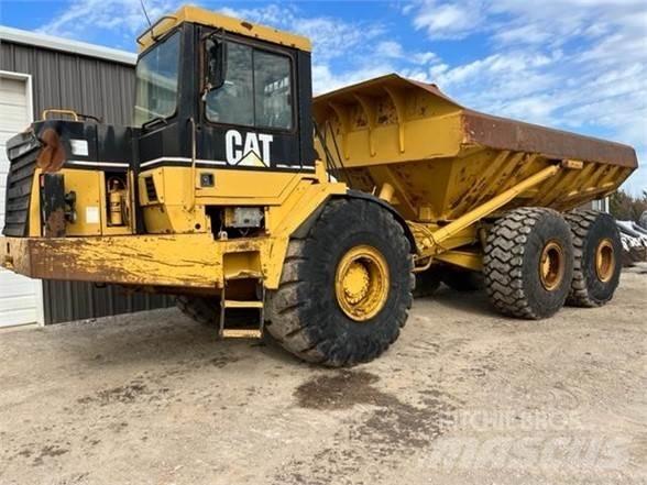 CAT D400E 铰接式自卸车