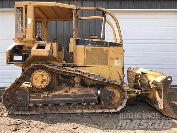 CAT D5M XL 履带式推土机