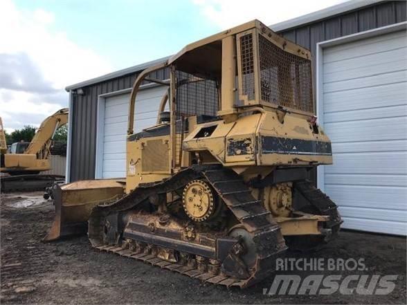CAT D5M XL 履带式推土机