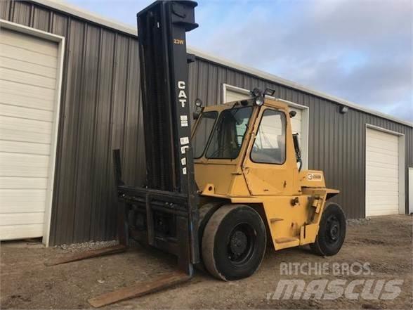 CAT V180B 柴油叉车