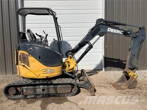 John Deere 27D 小型挖掘机
