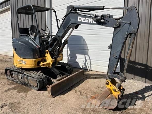 John Deere 27D 小型挖掘机