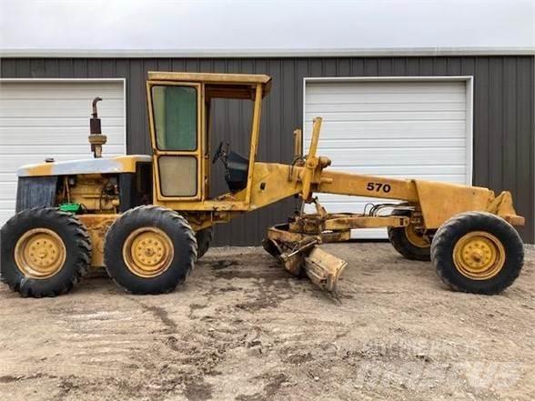 John Deere 570 平地机/推土机