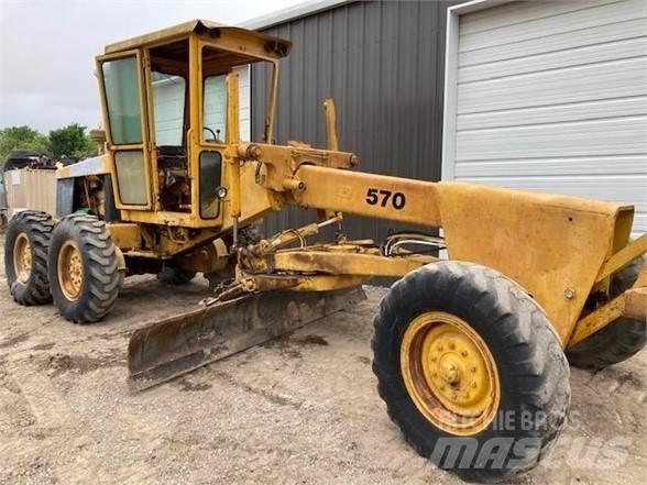 John Deere 570 平地机/推土机