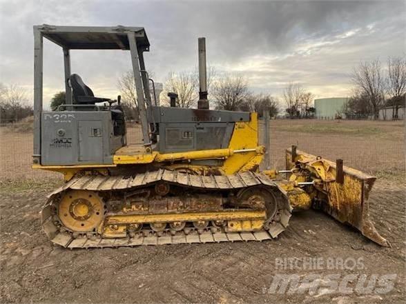 Komatsu D32P-1 履带式推土机