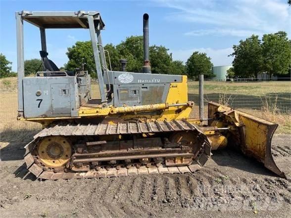 Komatsu D32P-1 履带式推土机
