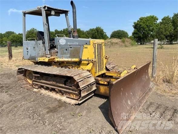 Komatsu D32P-1 履带式推土机