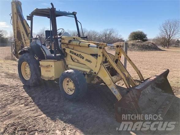 Komatsu WB140 反铲装载机