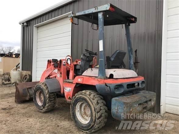 Kubota R420 轮式装载机